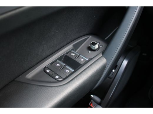 Audi Q5 50 TFSI e Pro Line | NL-AUTO! | 1E EIGENAAR! | CRUISE | LED | LANE ASSIST | PARK SENS | ELEKTR. A... ActivLease financial lease