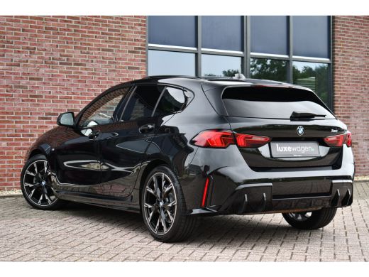 BMW 1 Serie 120 M-Sport Pano ACC 360 HUD Massage H/K 19inch El-Klep ActivLease financial lease