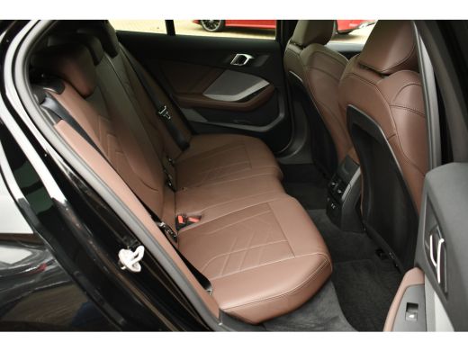BMW 1 Serie 120 M-Sport Pano ACC 360 HUD Massage H/K 19inch El-Klep ActivLease financial lease