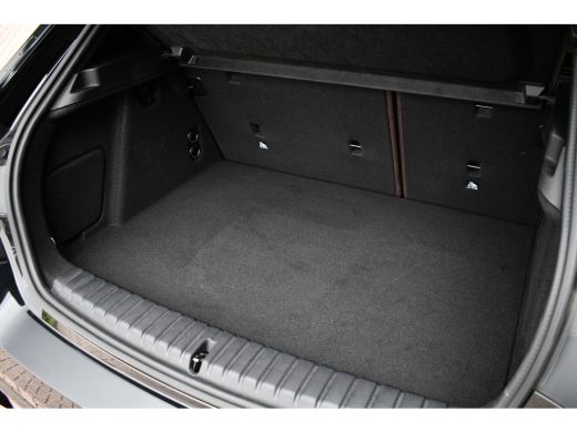 BMW 1 Serie 120 M-Sport Pano ACC 360 HUD Massage H/K 19inch El-Klep ActivLease financial lease