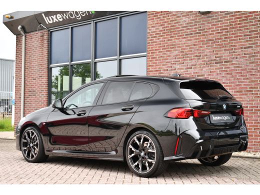BMW 1 Serie 120 M-Sport Pano ACC 360 HUD Massage H/K 19inch El-Klep ActivLease financial lease