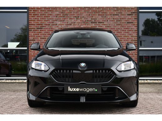 BMW 1 Serie 120 M-Sport Pano ACC 360 HUD Massage H/K 19inch El-Klep ActivLease financial lease