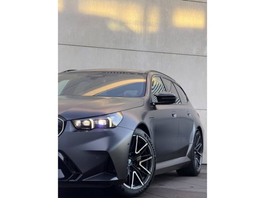 BMW M5 Touring M5 Mat-Keramisch-M Drivers Pack-Pano-Trekhaak-21" ActivLease financial lease