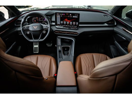 CUPRA Terramar 1.5 TSI e-Hybrid 272pk VZ Performance | Leder | Panoramadak | Trekhaak | Leder | Sennheiser | 360... ActivLease financial lease