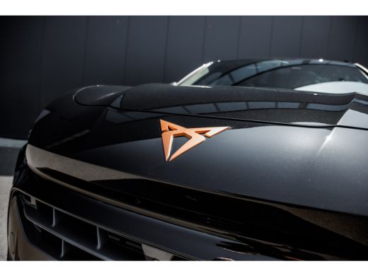 CUPRA Terramar 1.5 TSI e-Hybrid 272pk VZ Performance | Leder | Panoramadak | Trekhaak | Leder | Sennheiser | 360... ActivLease financial lease