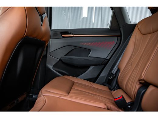 CUPRA Terramar 1.5 TSI e-Hybrid 272pk VZ Performance | Leder | Panoramadak | Trekhaak | Leder | Sennheiser | 360... ActivLease financial lease