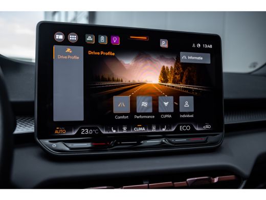 CUPRA Terramar 1.5 TSI e-Hybrid 272pk VZ Performance | Leder | Panoramadak | Trekhaak | Leder | Sennheiser | 360... ActivLease financial lease