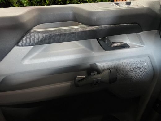 Ford Transit Custom DC 2.0 TDCI 170pk Aut. Limited L2H1 | Dubbel Cabine | NL auto | 1e eig. | Elek. Schuifdeur | Adap... ActivLease financial lease