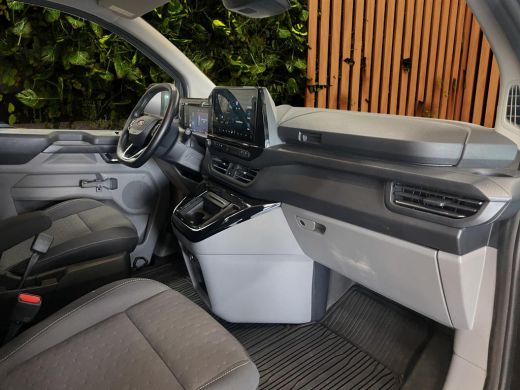 Ford Transit Custom DC 2.0 TDCI 170pk Aut. Limited L2H1 | Dubbel Cabine | NL auto | 1e eig. | Elek. Schuifdeur | Adap... ActivLease financial lease