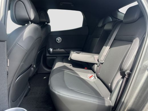 Genesis GV60 84 kWh 229pk First Edition | 360 Camera | Winterpakket | 19" Lichtmetaal | Parkeer Assistent | Ad... ActivLease financial lease