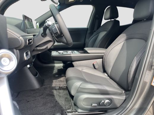 Genesis GV60 84 kWh 229pk First Edition | 360 Camera | Winterpakket | 19" Lichtmetaal | Parkeer Assistent | Ad... ActivLease financial lease