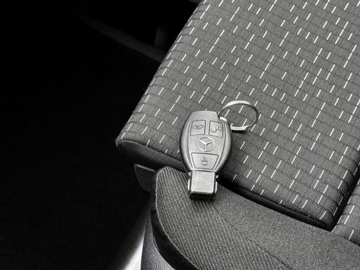 Mercedes-Benz eVito eVito Extra Lang 66 kWh DC 266km WLTP Dubbele cabine Led Schuifdeur L+R 5-zitplaatsen Navigatie C... ActivLease financial lease