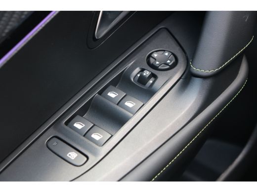 Peugeot e-2008 EV GT Avantage 54 kWh | Navi | Camera V+A | Ad. cruise | Keyless | DAB | LMV 17"| ActivLease financial lease