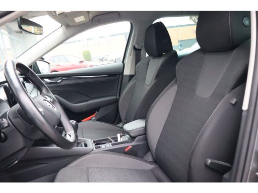 Skoda Octavia Combi 1.0 TSI Business Edition 110PK Trekhaak | Cruise control | Draadloze telefoonlader | Keyles... ActivLease financial lease
