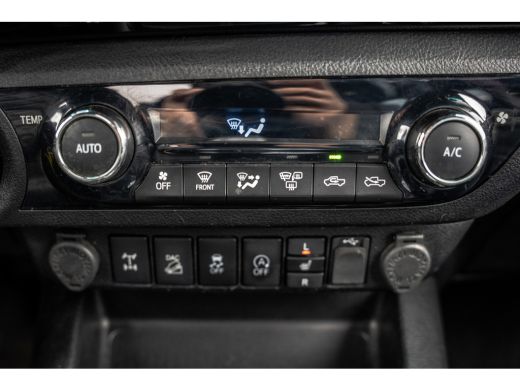 Toyota Hilux 2.4 D 4WD | 150 PK | LED | Camera | Cruise | Navi | Climatronic | Trekhaak ActivLease financial lease