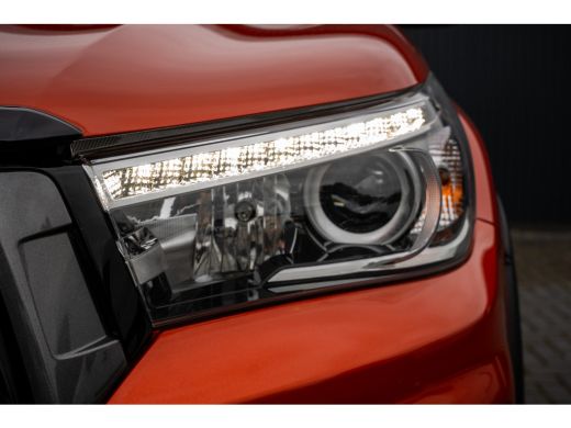 Toyota Hilux 2.4 D 4WD | 150 PK | LED | Camera | Cruise | Navi | Climatronic | Trekhaak ActivLease financial lease