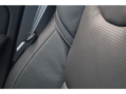 Volvo  XC60 T6 350PK Ultra Black Edition Trekhaak | Luchtvering | Getint Glas | 360&deg; | B&W Audio ActivLease financial lease