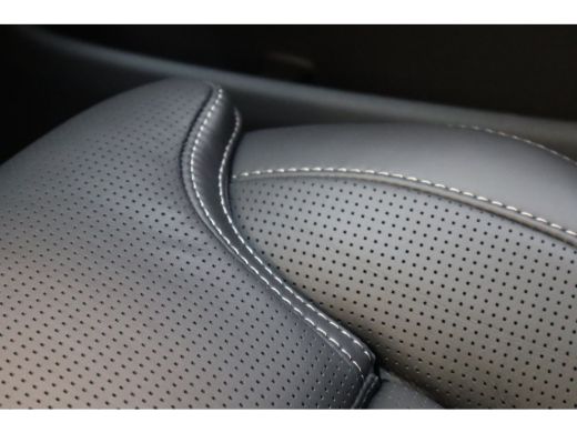 Volvo  XC60 T6 350PK Ultra Black Edition Trekhaak | Luchtvering | Getint Glas | 360&deg; | B&W Audio ActivLease financial lease