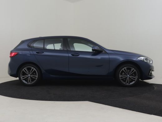 BMW 1 Serie 118i Business Edition M Sport Line l 1e EIgenaar l  LED Koplampen l Sportstoelen l Navigatie l Cl... ActivLease financial lease