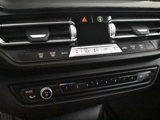 BMW 1 Serie 118i Business Edition M Sport Line l 1e EIgenaar l  LED Koplampen l Sportstoelen l Navigatie l Cl... ActivLease financial lease
