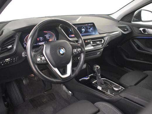 BMW 1 Serie 118i Business Edition M Sport Line l 1e EIgenaar l  LED Koplampen l Sportstoelen l Navigatie l Cl... ActivLease financial lease