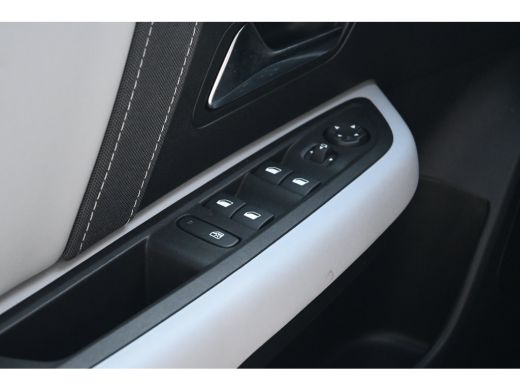 Citroën C4 1.2 Hybrid 145pk Max Tot 8 Jaar Garantie! | Schuif-/Kanteldak | Massage | Vol-Leder/Alcantara | E... ActivLease financial lease