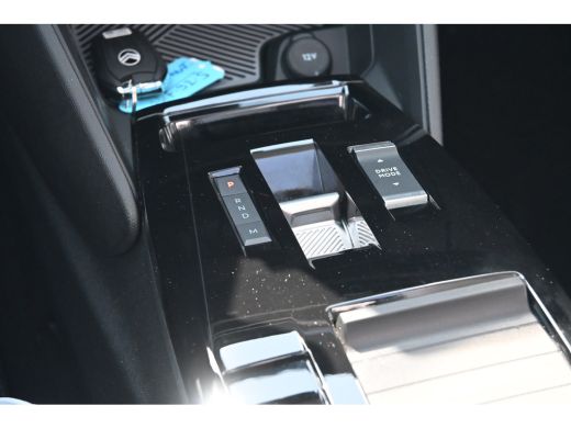 Citroën C4 1.2 Hybrid 145pk Max Tot 8 Jaar Garantie! | Schuif-/Kanteldak | Massage | Vol-Leder/Alcantara | E... ActivLease financial lease