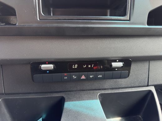 Mercedes-Benz eSprinter L2 H2 {SoH-100%} Aut. *ECC | KEYLESS | CAMERA | RADIO | HEATED-SEAT | CCS-FASTLOADER* ActivLease financial lease
