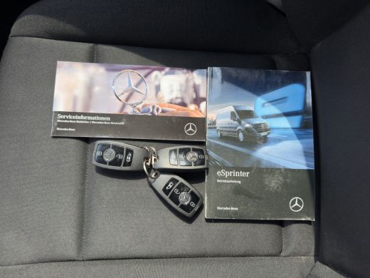 Mercedes-Benz eSprinter L2 H2 {SoH-100%} Aut. *ECC | KEYLESS | CAMERA | RADIO | HEATED-SEAT | CCS-FASTLOADER* ActivLease financial lease
