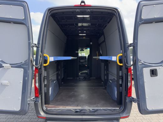 Mercedes-Benz eSprinter L2 H2 {SoH-100%} Aut. *ECC | KEYLESS | CAMERA | RADIO | HEATED-SEAT | CCS-FASTLOADER* ActivLease financial lease