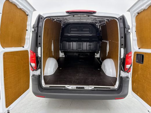 Mercedes-Benz eVito Lang 66 kWh 266km WLTP + snelladen Camera Stoelverwarming 100% elektrisch ActivLease financial lease