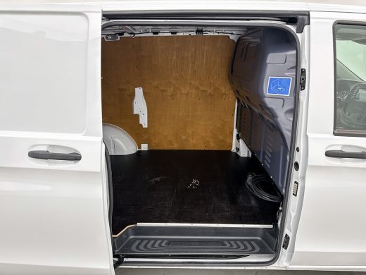 Mercedes-Benz eVito Lang 66 kWh 266km WLTP + snelladen Camera Stoelverwarming 100% elektrisch ActivLease financial lease