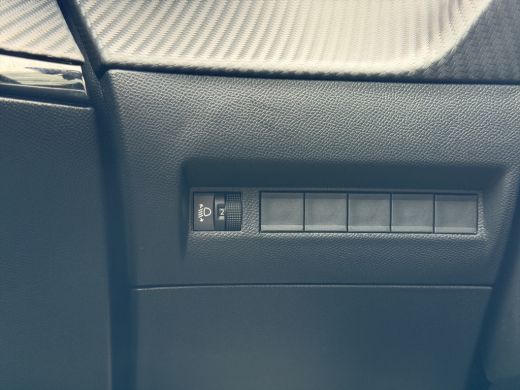 Peugeot 2008 1.2 Hybrid 136 Style LED | Climate control | Parkeersensoren | Carplay/android auto | ActivLease financial lease