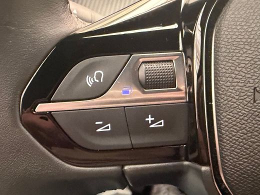 Peugeot 2008 1.2 PureTech 100 Allure Achteruitrij Camera | Parkeersensoren | LED | Leder/Stof | Climate Contro... ActivLease financial lease