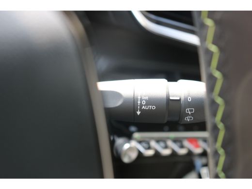 Peugeot e-2008 EV GT Avantage 54 kWh | Navi | Camera V+A | Ad. cruise | Keyless | DAB | LMV 17"| ActivLease financial lease