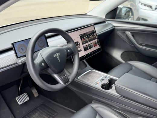 Tesla Model Y RWD 58 kWh UNIEK!| |VAN &euro;35.900:,- VOOR: 32.877,- UW WKVOORDEEL: 3.023,- | STOEL + STUURWIELVERWA... ActivLease financial lease