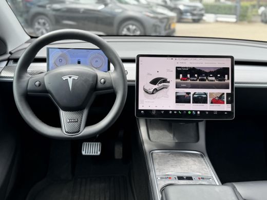 Tesla Model Y RWD 58 kWh UNIEK!| |VAN &euro;35.900:,- VOOR: 32.877,- UW WKVOORDEEL: 3.023,- | STOEL + STUURWIELVERWA... ActivLease financial lease