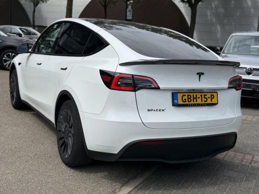 Tesla Model Y RWD 58 kWh UNIEK!| |VAN &euro;35.900:,- VOOR: 32.877,- UW WKVOORDEEL: 3.023,- | STOEL + STUURWIELVERWA... ActivLease financial lease