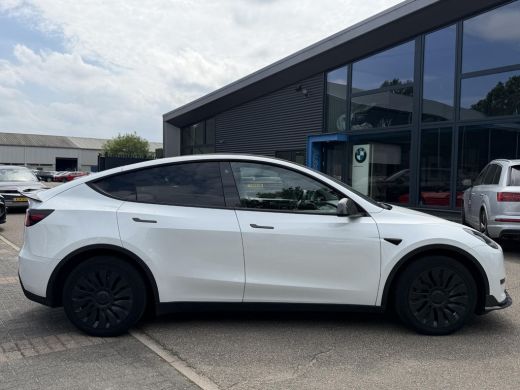 Tesla Model Y RWD 58 kWh UNIEK!| |VAN &euro;35.900:,- VOOR: 32.877,- UW WKVOORDEEL: 3.023,- | STOEL + STUURWIELVERWA... ActivLease financial lease