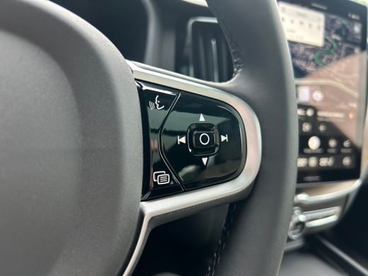 Volvo  XC60 2.0 T6 Plug-in hybrid AWD Ultra Dark | Luchtvering | Trekhaak | HUD | Bowers & Wilkins | Pano | 3... ActivLease financial lease