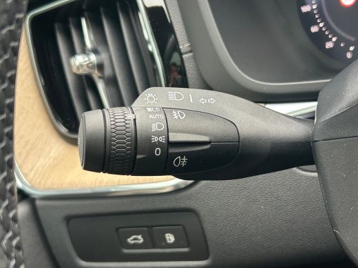 Volvo  XC60 2.0 T6 Plug-in hybrid AWD Ultra Dark | Luchtvering | Trekhaak | HUD | Bowers & Wilkins | Pano | 3... ActivLease financial lease