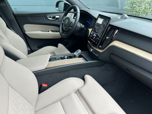 Volvo  XC60 2.0 T6 Plug-in hybrid AWD Ultra Dark | Luchtvering | Trekhaak | HUD | Bowers & Wilkins | Pano | 3... ActivLease financial lease