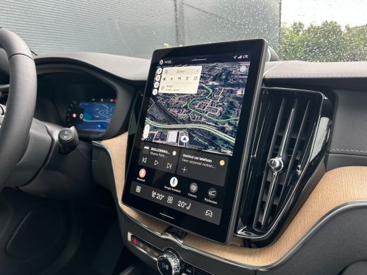 Volvo  XC60 2.0 T6 Plug-in hybrid AWD Ultra Dark | Luchtvering | Trekhaak | HUD | Bowers & Wilkins | Pano | 3... ActivLease financial lease