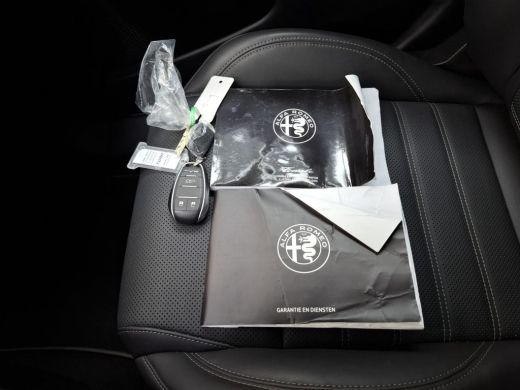 Alfa Romeo Tonale 1.5T Hybrid Veloce | Vol-Leder | 360 Camera | Adaptive Cruise | 19"LMV | Dodehoek-Detectie | !! ActivLease financial lease