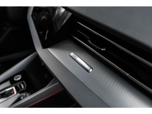 Audi A3 Sportback 40 TFSI e S edition 204PK | Panorama Dak | Sfeerverlichting | Stoelverw. voor | Dode Ho... ActivLease financial lease