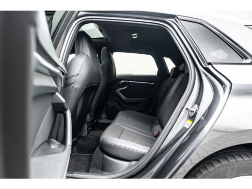 Audi A3 Sportback 40 TFSI e S edition 204PK | Panorama Dak | Sfeerverlichting | Stoelverw. voor | Dode Ho... ActivLease financial lease