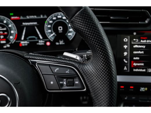 Audi A3 Sportback 40 TFSI e S edition 204PK | Panorama Dak | Sfeerverlichting | Stoelverw. voor | Dode Ho... ActivLease financial lease