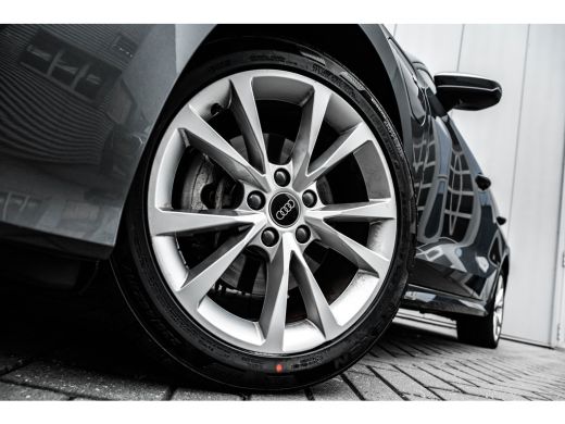 Audi A3 Sportback 40 TFSI e S edition 204PK | Panorama Dak | Sfeerverlichting | Stoelverw. voor | Dode Ho... ActivLease financial lease