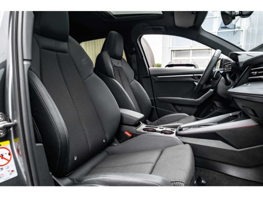Audi A3 Sportback 40 TFSI e S edition 204PK | Panorama Dak | Sfeerverlichting | Stoelverw. voor | Dode Ho... ActivLease financial lease
