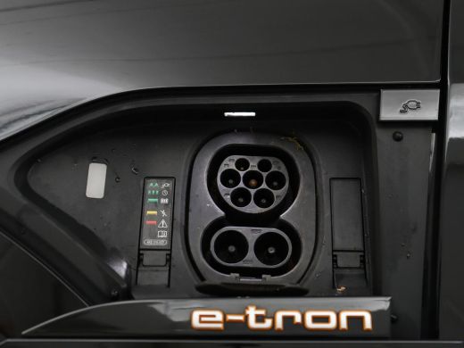 Audi e-tron 50 quattro Launch edition plus 71 kWh | SOH 90.6 | Panoramadak | Luchtvering | Adaptive cruise | ... ActivLease financial lease